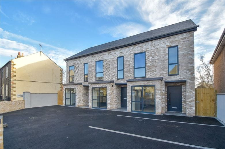 2 bedroom house, High Street, Chesterton CB4 - Available