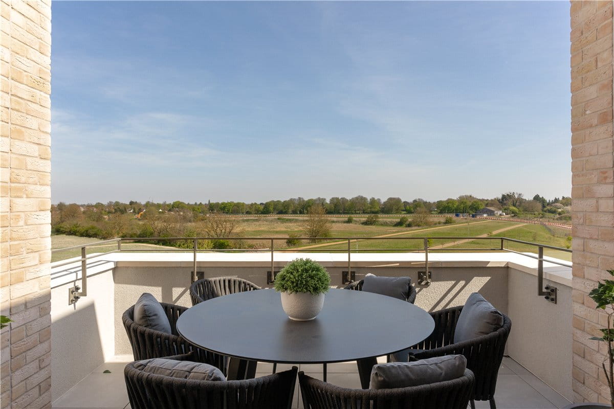 3 bedroom flat, Eddington Avenue, Eddington CB3 - Available