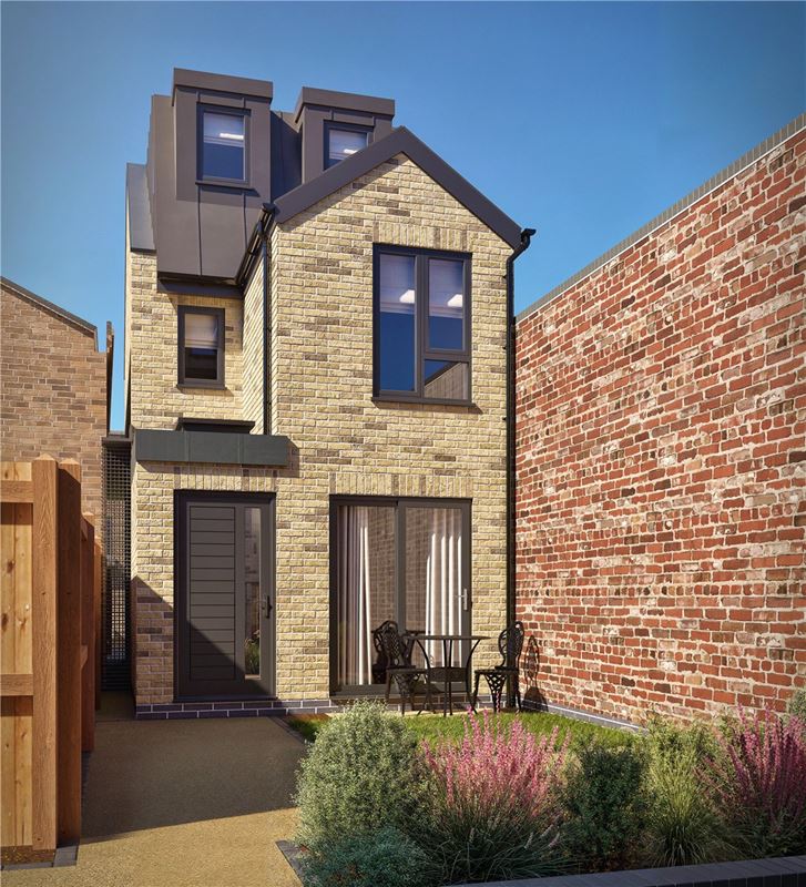 3 bedroom house, The Mews House, 5A Putney Bridge Road SW18 - Available