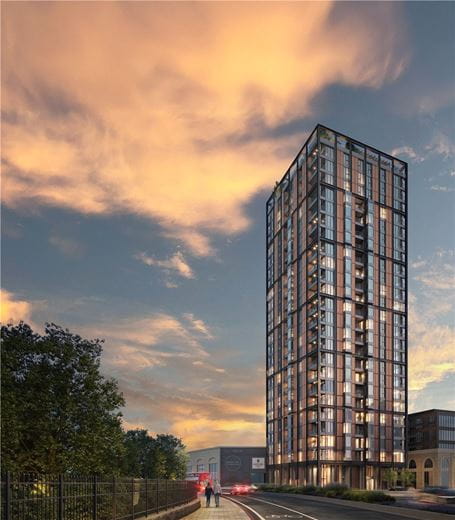 3 bedroom flat, York Road, London SW11 - Available