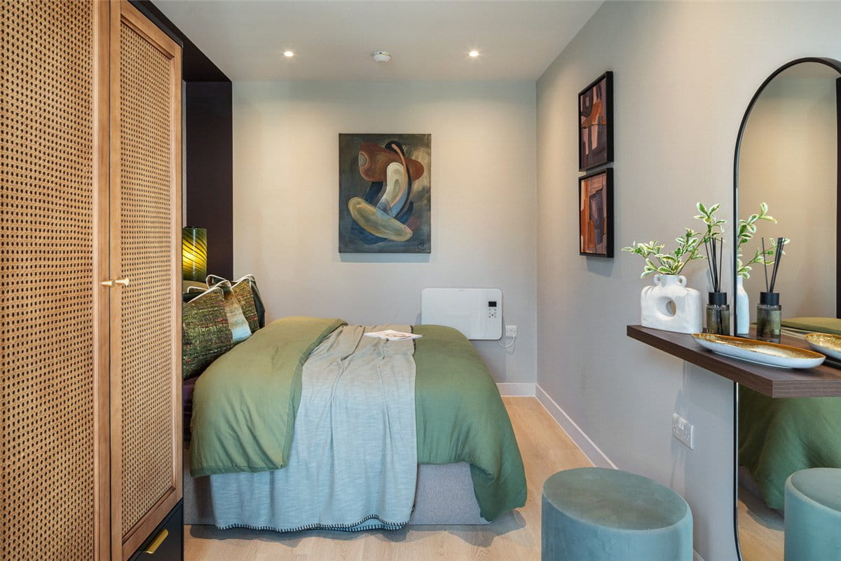 3 bedroom flat, Dutton Street, Manchester M3 - Available