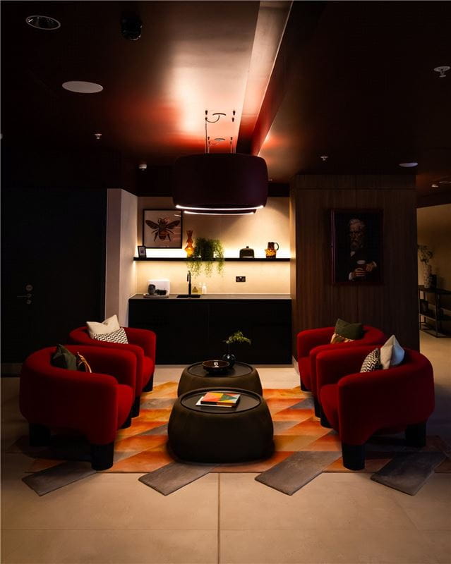 3 bedroom flat, Dutton Street, Manchester M3 - Available