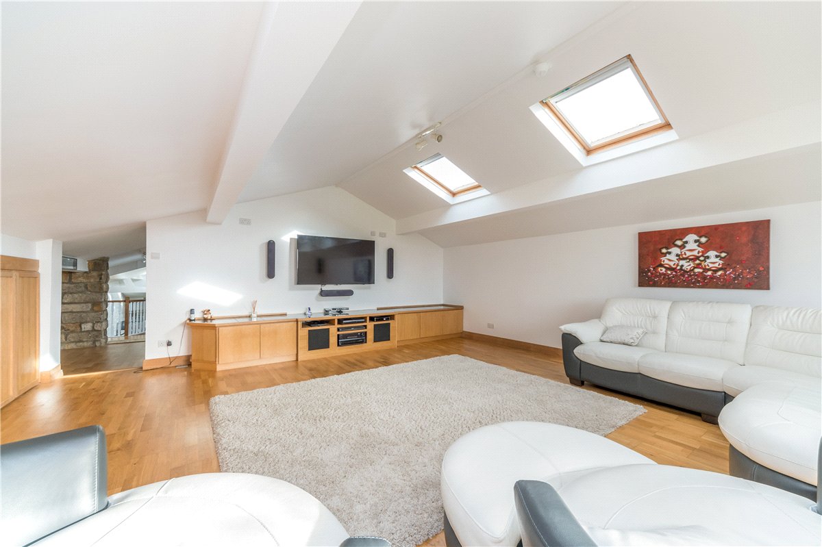 6 bedroom house, Norwood, Near Harrogate HG3 - Available