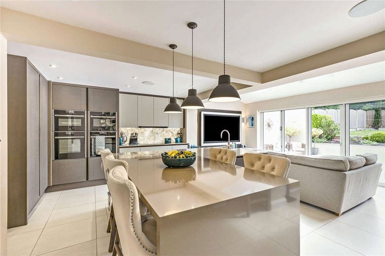 5 bedroom house, Walton Station Lane, Wakefield WF2 - Available