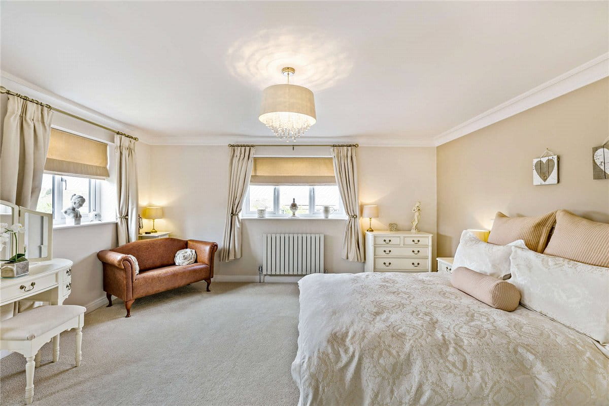 5 bedroom house, Walton Station Lane, Wakefield WF2 - Available