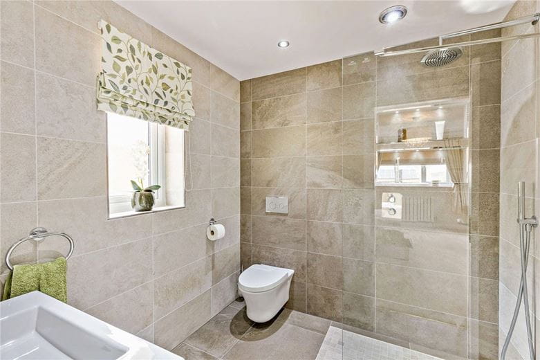 5 bedroom house, Walton Station Lane, Wakefield WF2 - Available
