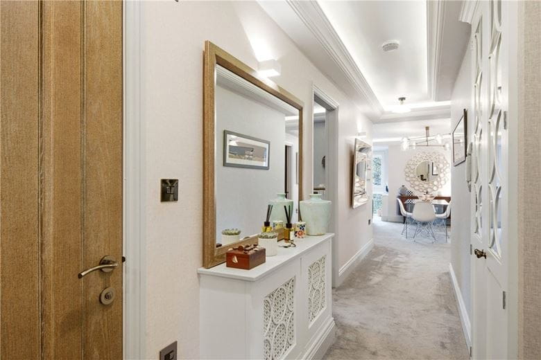 3 bedroom flat, Apartment 5, Esplanade Court, 2 St. Marys Walk HG2 - Available