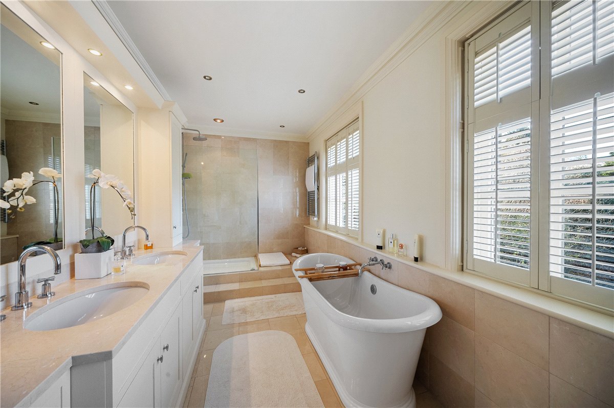 6 bedroom house, Crag Lane, Huby LS17 - Available