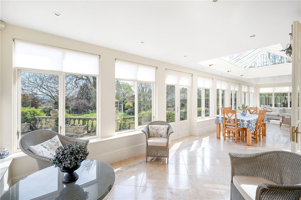 6 bedroom house, Crag Lane, Huby LS17 - Available