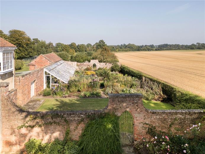 6 bedroom house, Near Bishop Monkton, North Yorkshire HG4 - Available