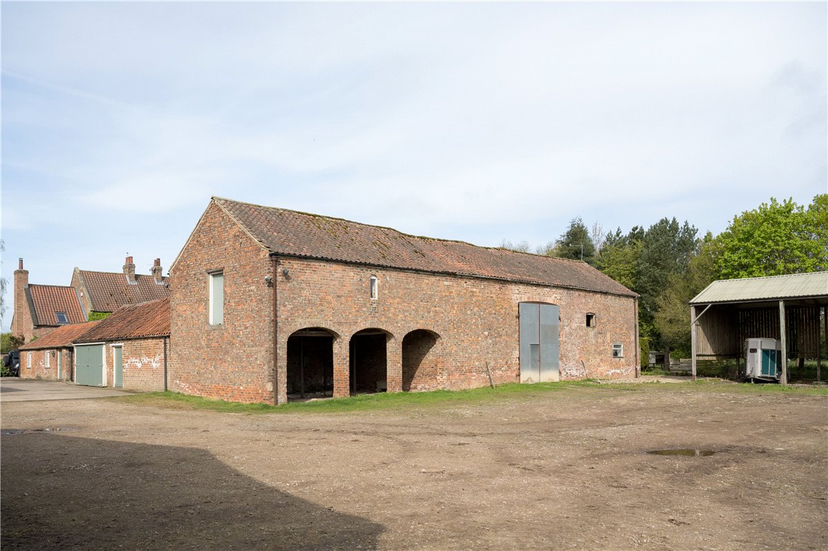  bedroom house, Residential Development Opportunity, Low Farm Barns YO26 - Available