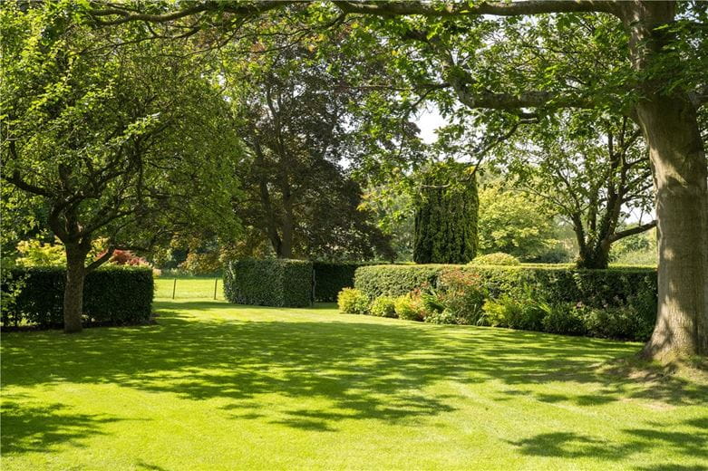 4 bedroom house, Woodgate Lane, Weeton LS17 - Available