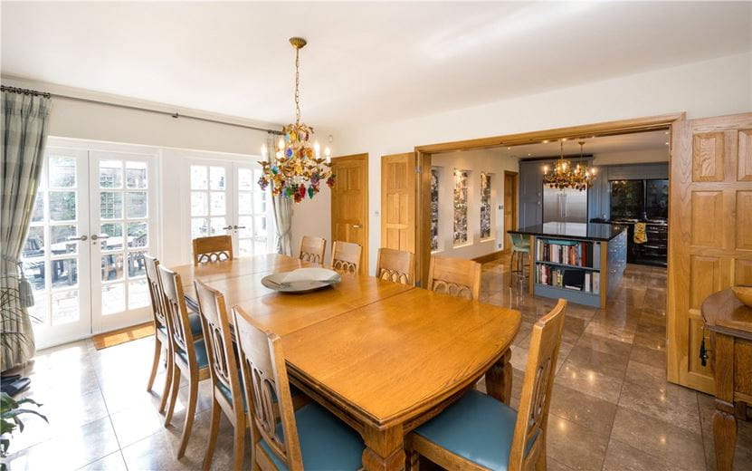 5 bedroom house, Briestfield Road, Briestfield WF12 - Available