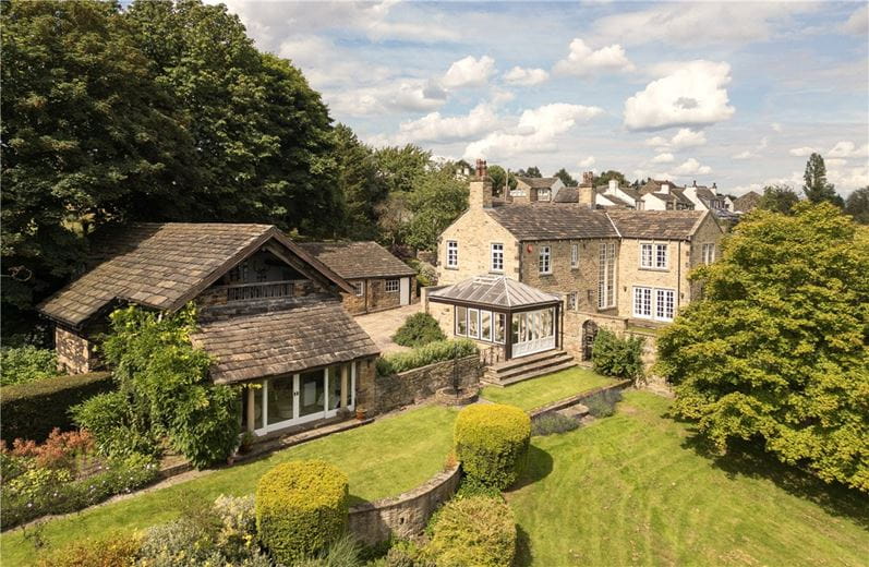 5 bedroom house, Briestfield Road, Briestfield WF12 - Available