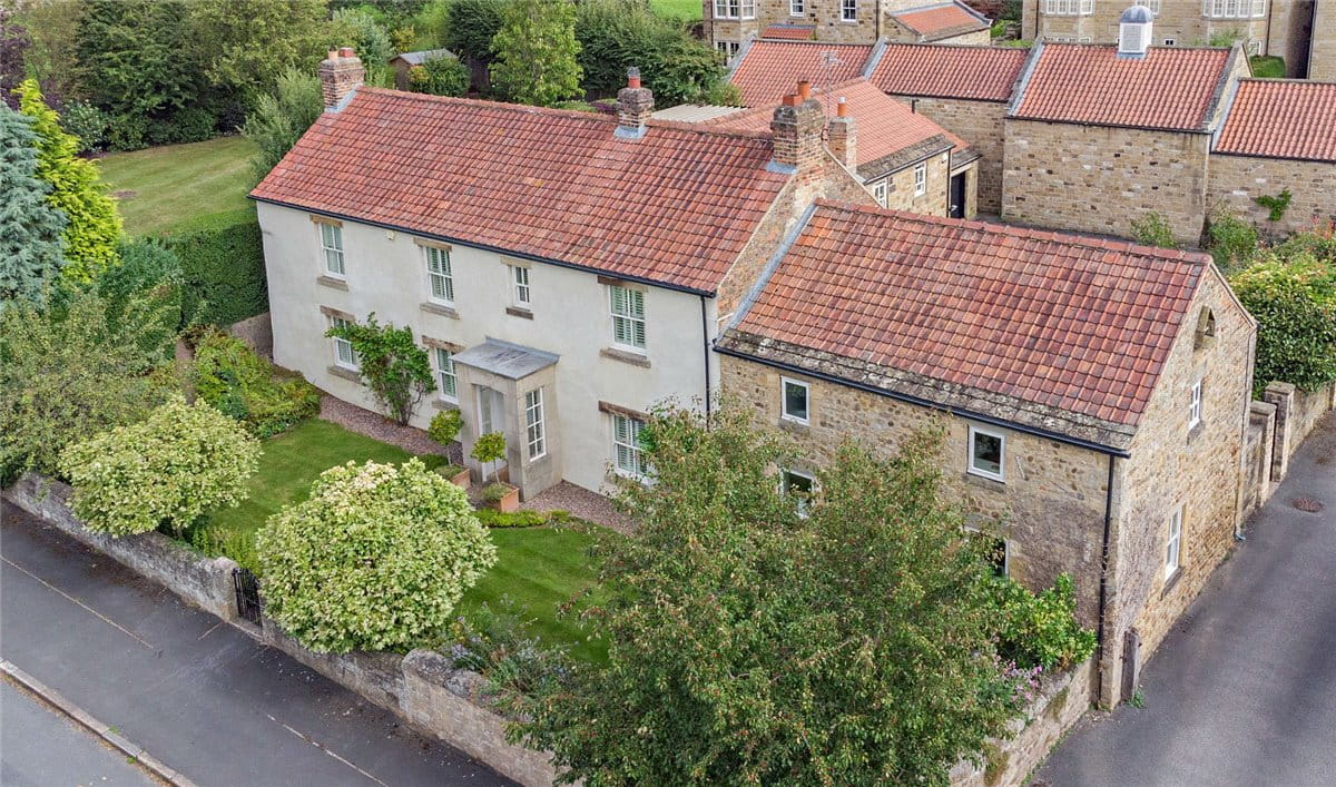 5 bedroom house, Shaw Lane, Farnham HG5 - Sold