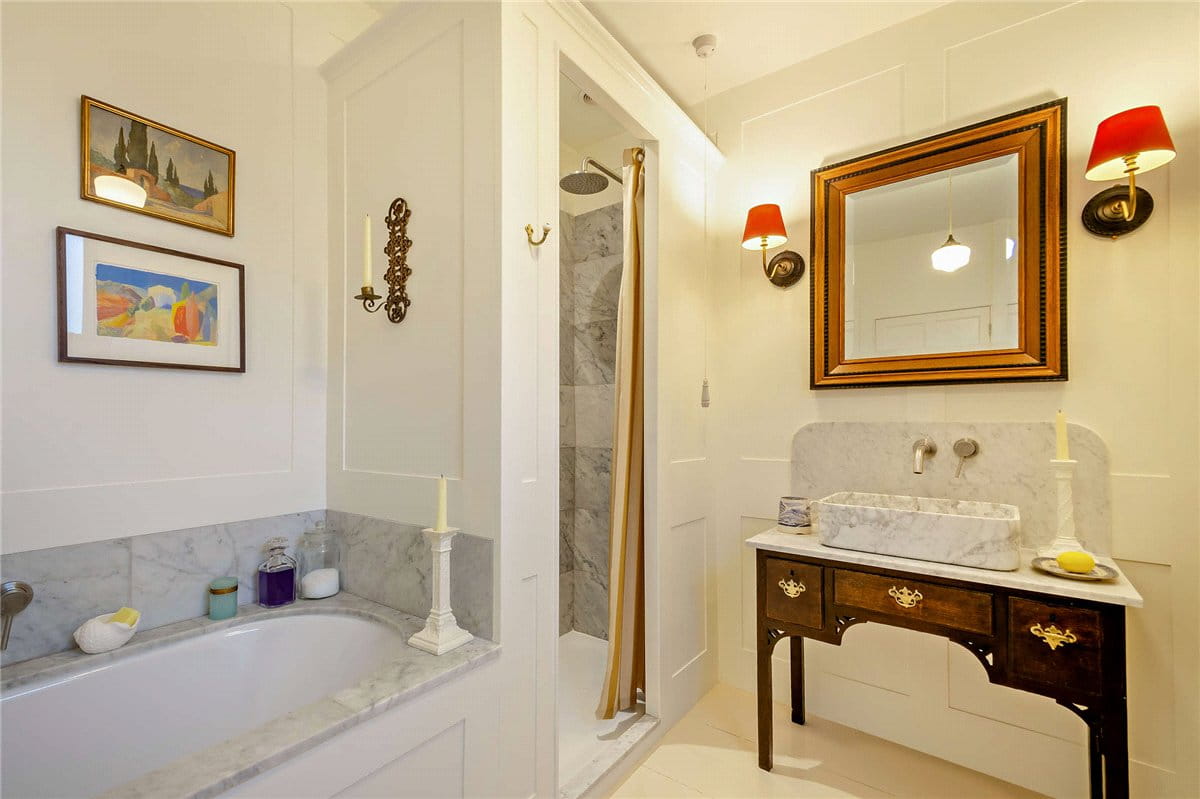 2 bedroom house, Wellington Square, Harrogate HG2 - Available