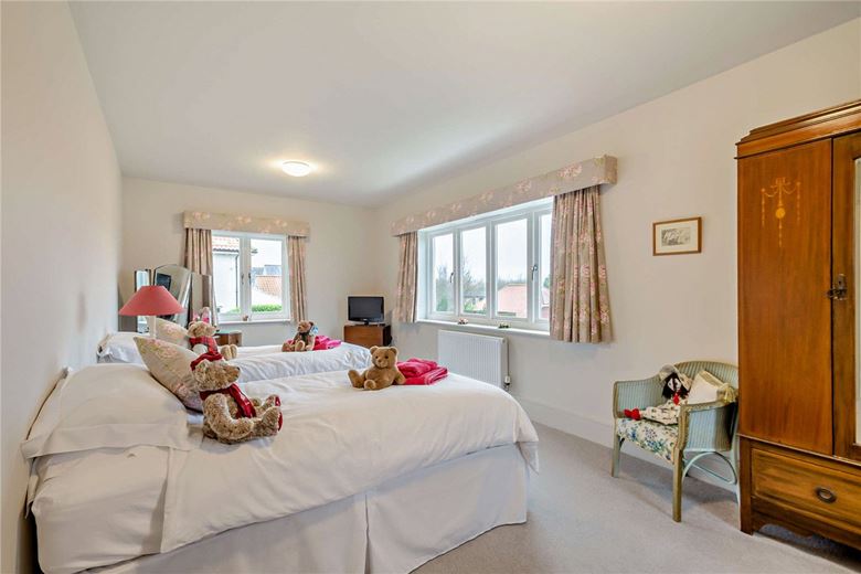 5 bedroom house, Sussex Avenue, Harrogate HG1 - Available