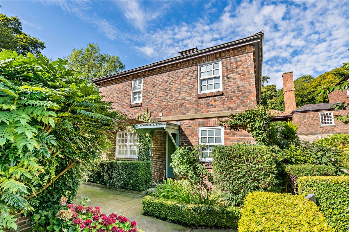 2 bedroom house, Castle Mills, Knaresborough HG5 - Sold