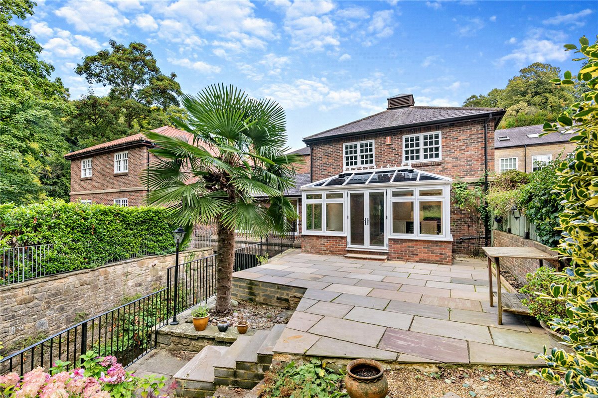 2 bedroom house, Castle Mills, Knaresborough HG5 - Sold