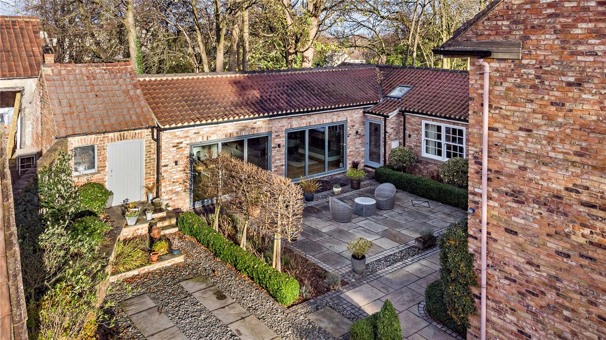 6 bedroom house, Welbourne House, Burton Leonard HG3 - Sold