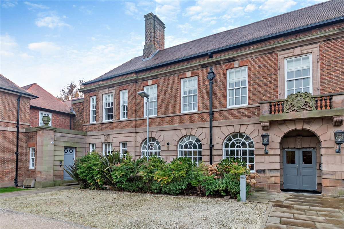 2 bedroom flat, North Park Road, Harrogate HG1 - Sold