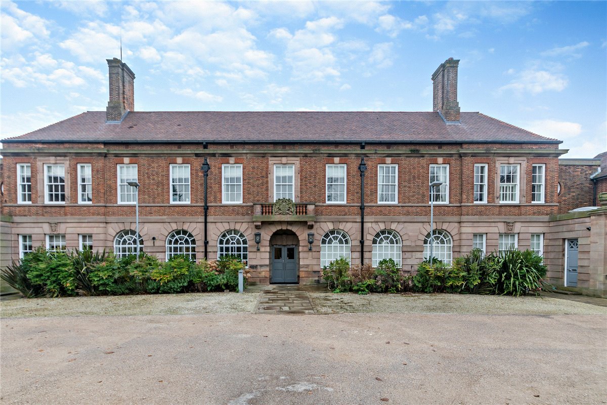 2 bedroom flat, North Park Road, Harrogate HG1 - Sold