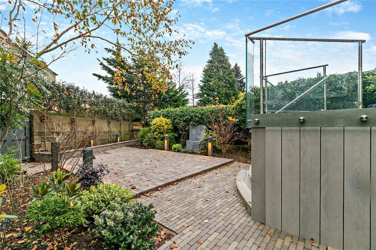 5 bedroom house, Queen Parade, Harrogate HG1 - Sold