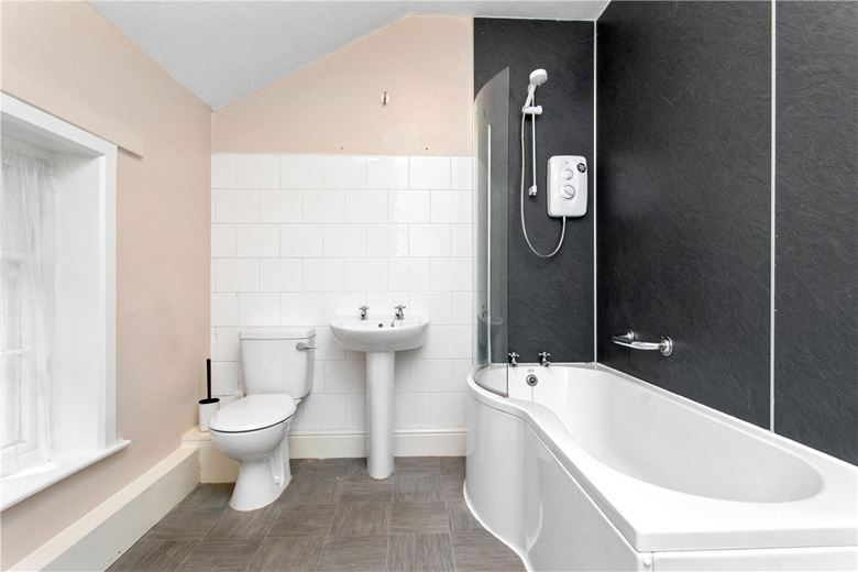 3 bedroom house, 1 Smithy Row, Hurst Green BB7 - Available