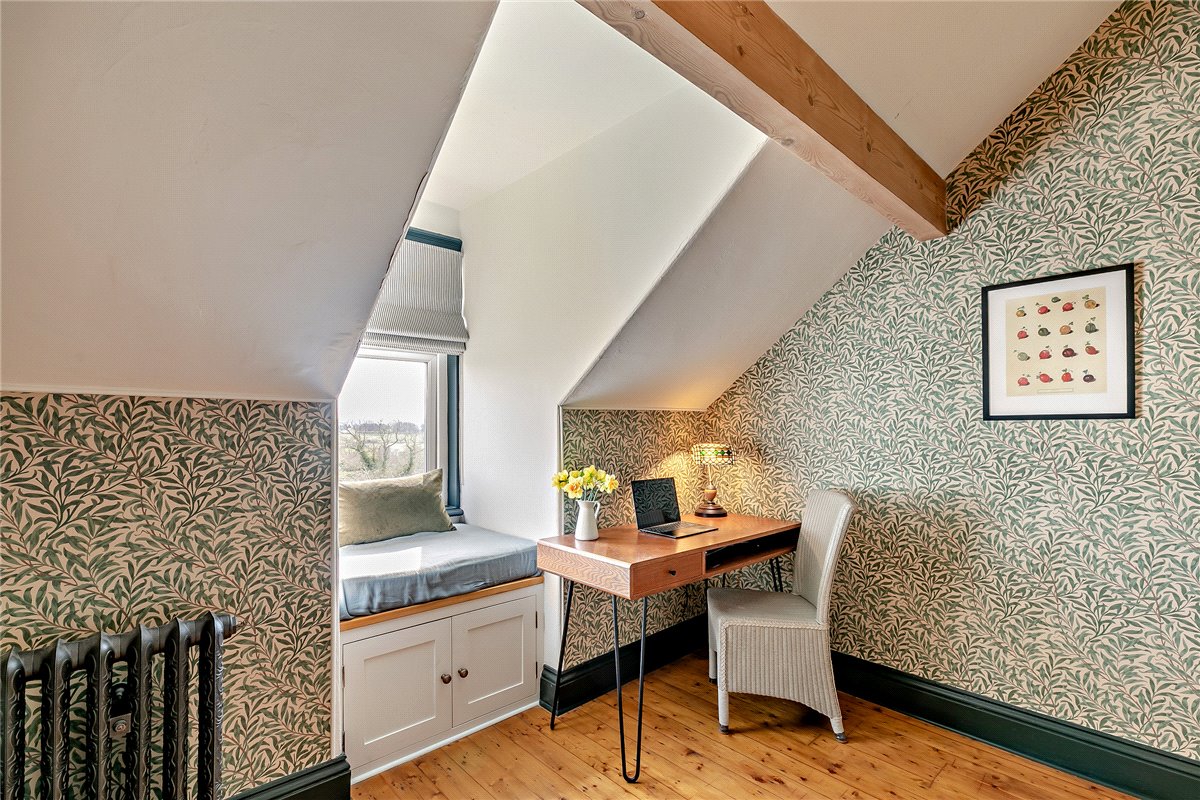 6 bedroom house, Crag Lane, Huby LS17 - Sold STC