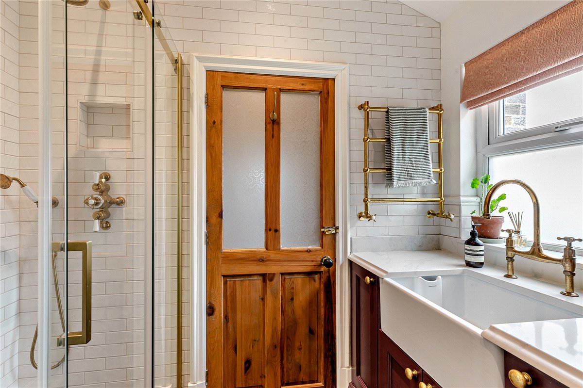 6 bedroom house, Crag Lane, Huby LS17 - Sold STC