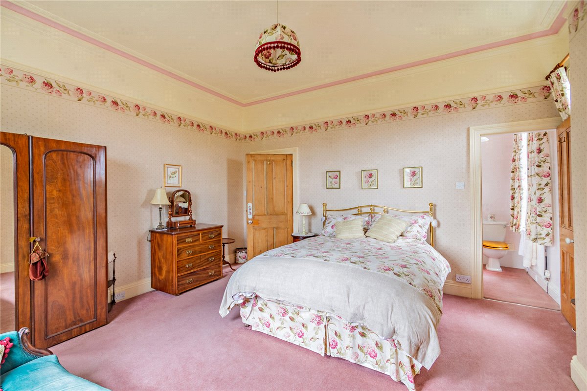 3 bedroom house, Strait Lane, Huby LS17 - Sold