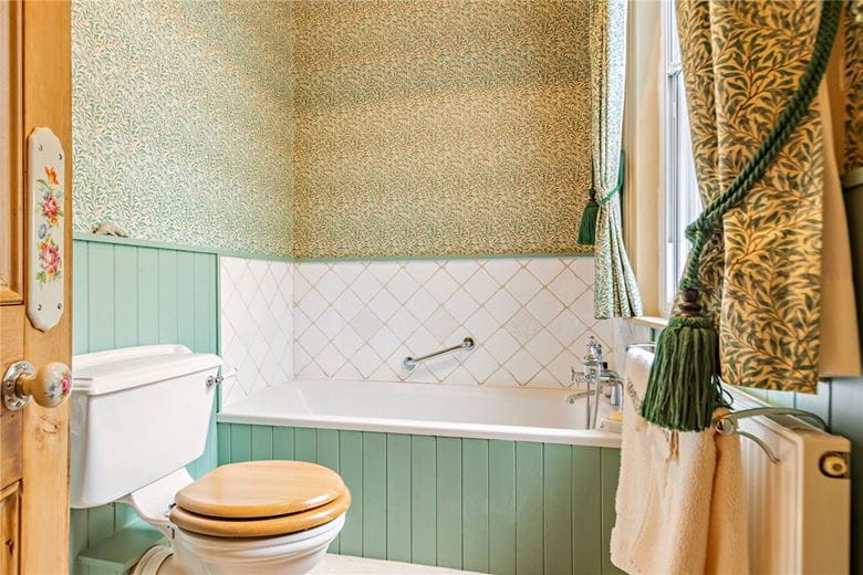 3 bedroom house, Strait Lane, Huby LS17 - Sold