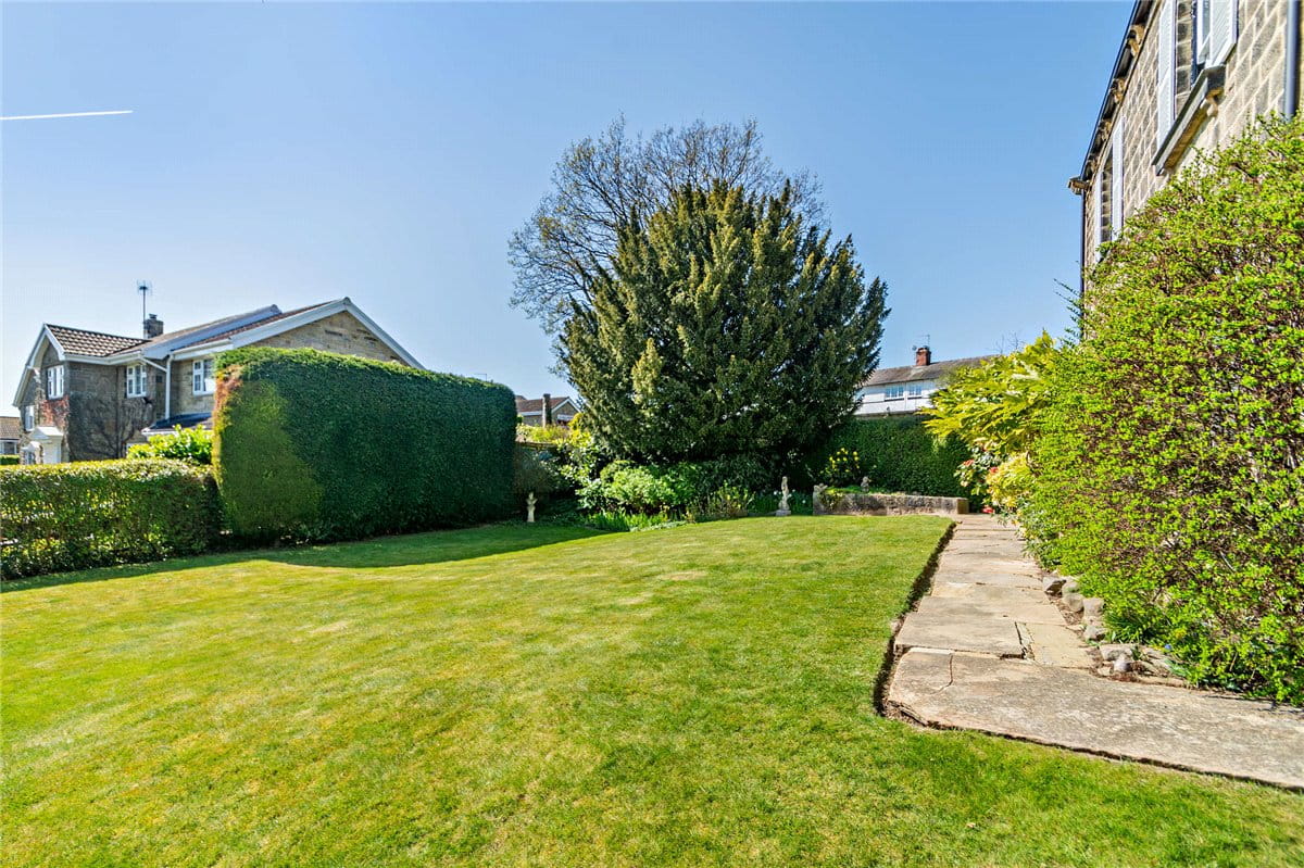 3 bedroom house, Strait Lane, Huby LS17 - Sold