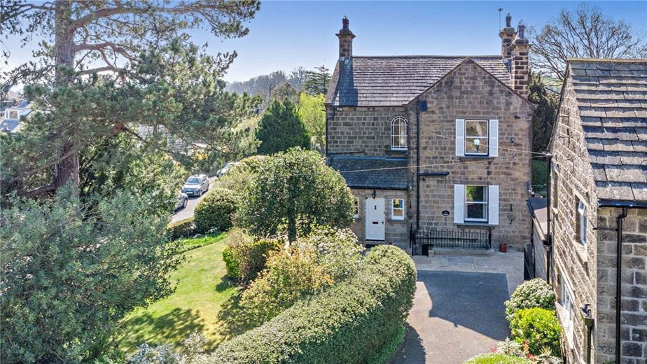 3 bedroom house, Strait Lane, Huby LS17 - Sold