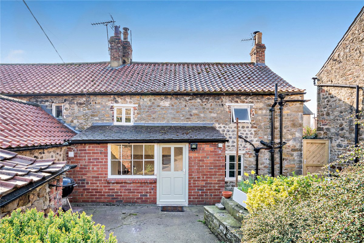 3 bedroom house, Main Street, West Tanfield HG4 - Available