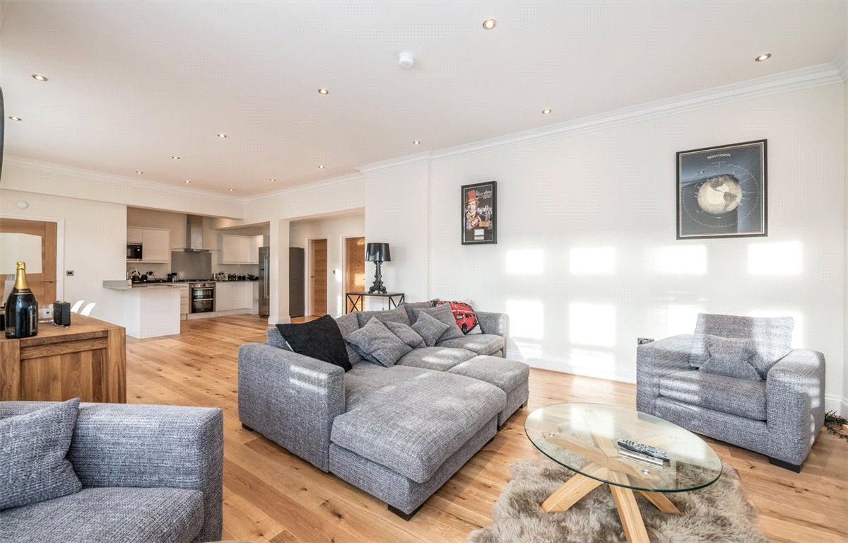 2 bedroom flat, Franklin Mount, Harrogate HG1 - Sold STC