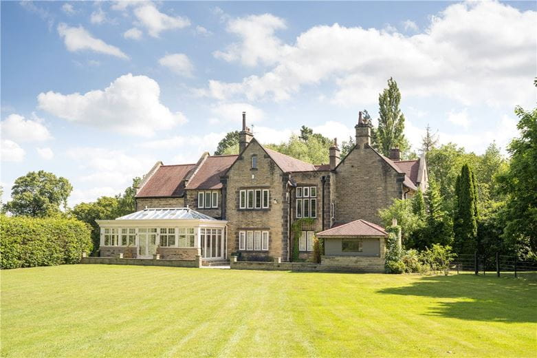 6 bedroom house, Moor Lane, Burley in Wharfedale LS29 - Available