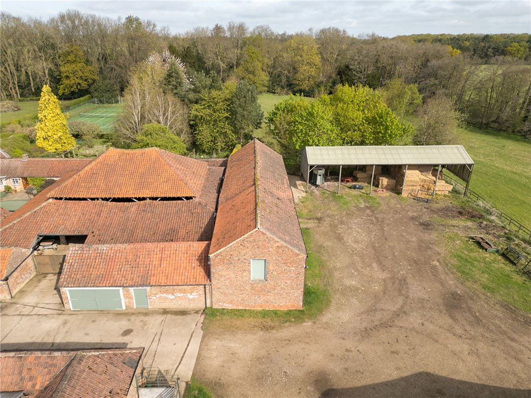 5 bedroom house, Barn 1, Low Farm Barns, Thorpe Underwood YO26 - Available