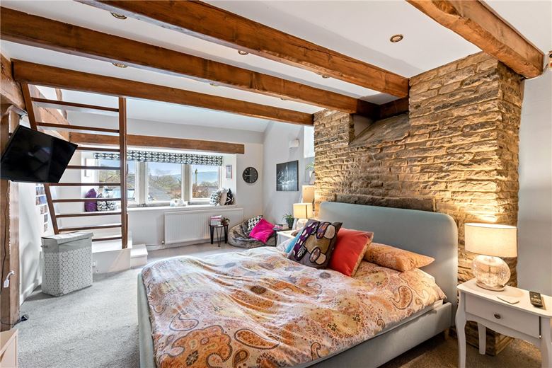 5 bedroom house, West Lane, Bradley BD20 - Available