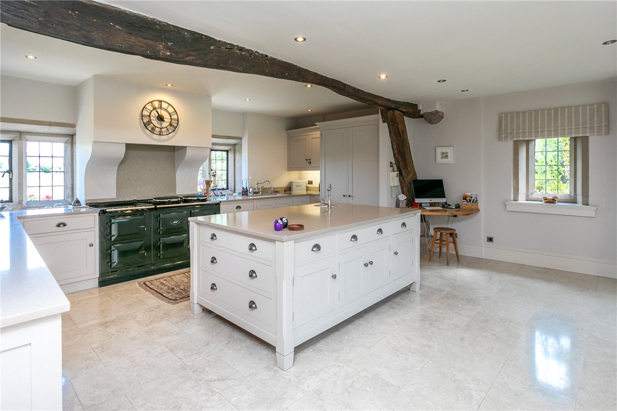 6 bedroom house, Osbaldeston, Near Blackburn BB2 - Available