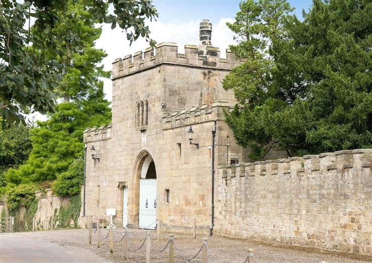 166 acres House, Ripley Castle, Ripley HG3 - Available