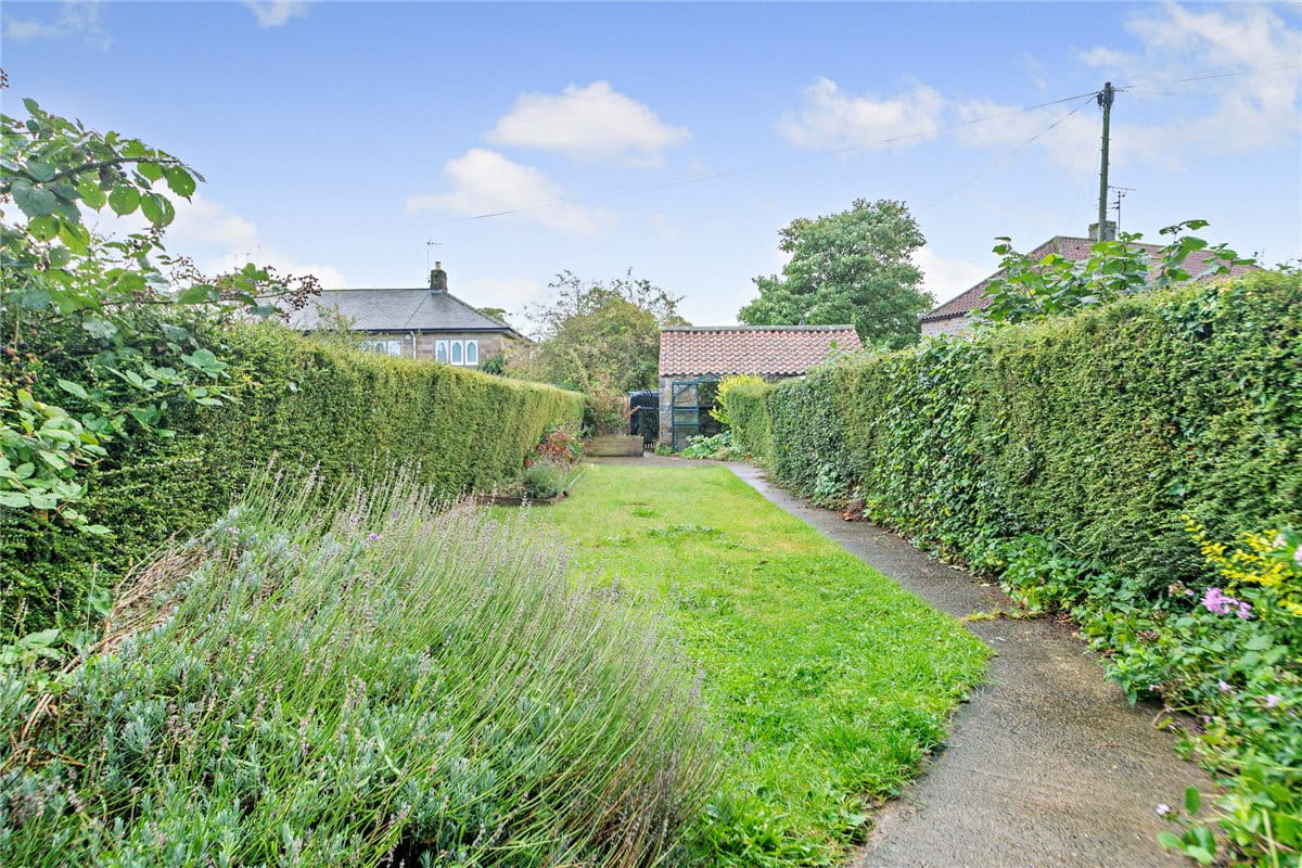 2 bedroom house, Main Street, Ripley HG3 - Available