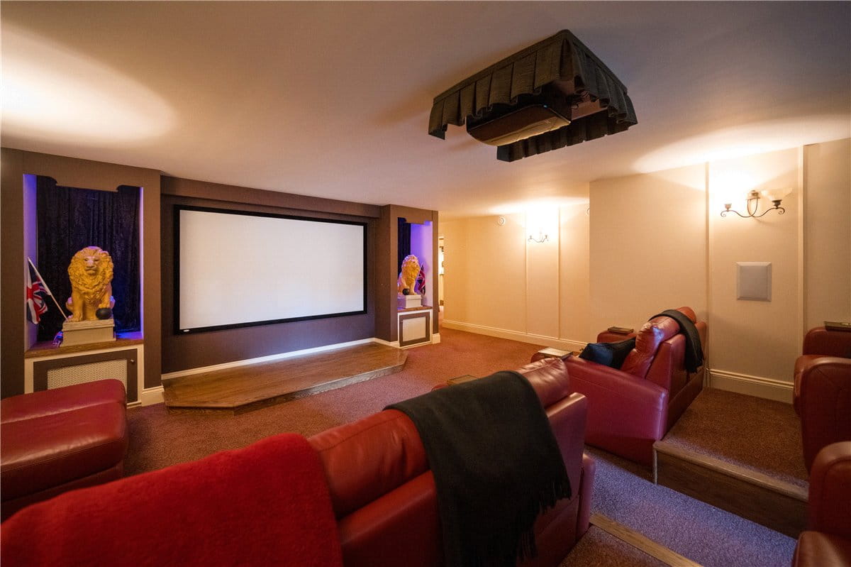 5 bedroom house, Felliscliffe, Near Harrogate HG3 - Available