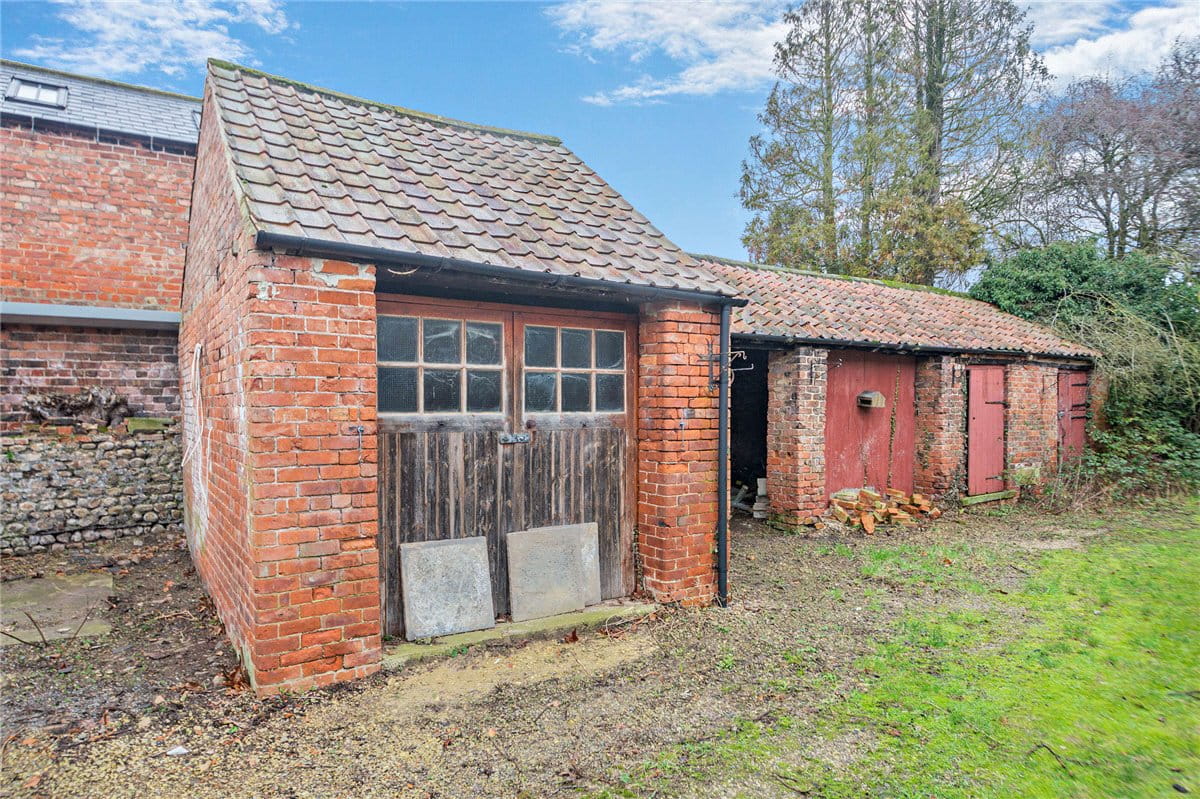 4 bedroom house, The Green, Kirklington DL8 - Available