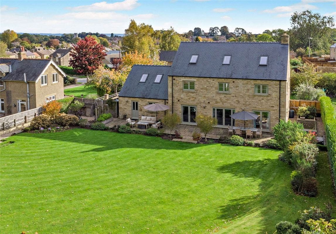 5 bedroom house, Main Street, Kirkby Malzeard HG4 - Available