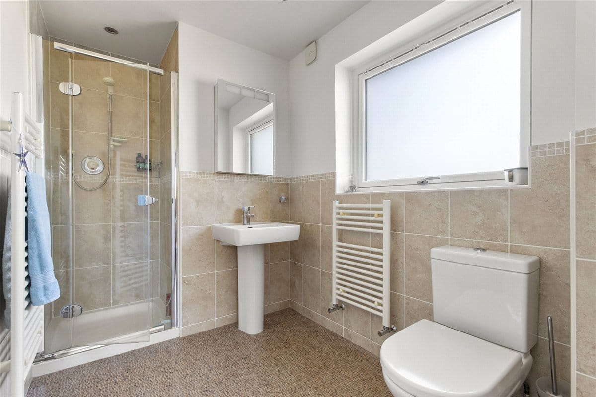 5 bedroom house, Oaklands, Westwood Drive LS29 - Available