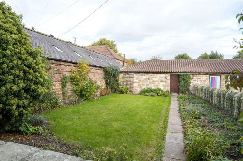 8 bedroom house, Main Street, Ripley HG3 - Available