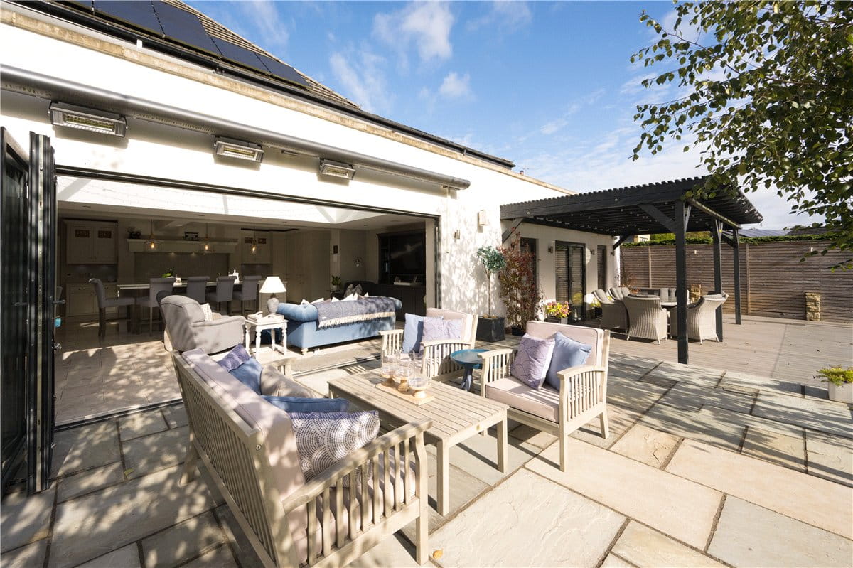 6 bedroom house, 8 Foxhill Avenue, Weetwood LS16 - Available