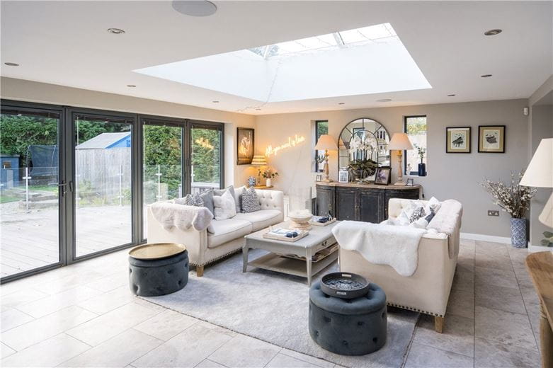 6 bedroom house, 8 Foxhill Avenue, Weetwood LS16 - Available