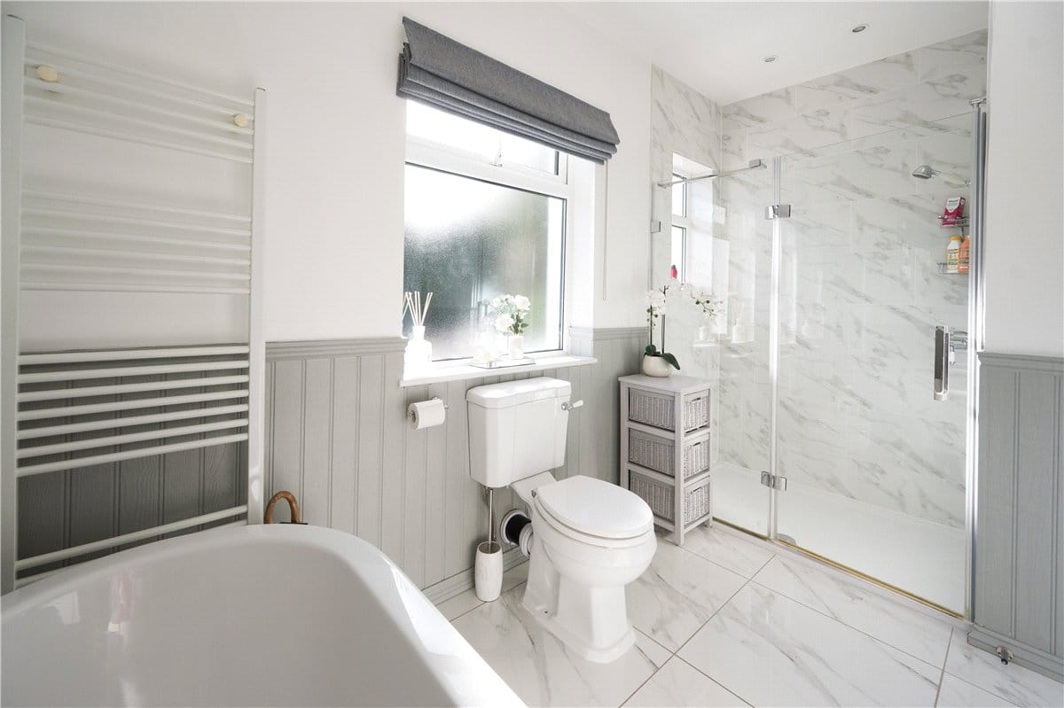 6 bedroom house, 8 Foxhill Avenue, Weetwood LS16 - Available